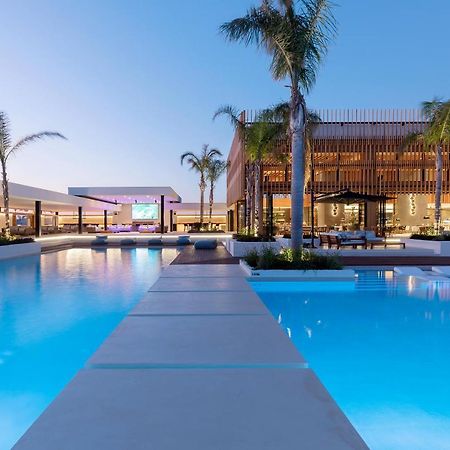 D' Andrea Lagoon All Suites - Adults Only Мармари Екстериор снимка The resort at night