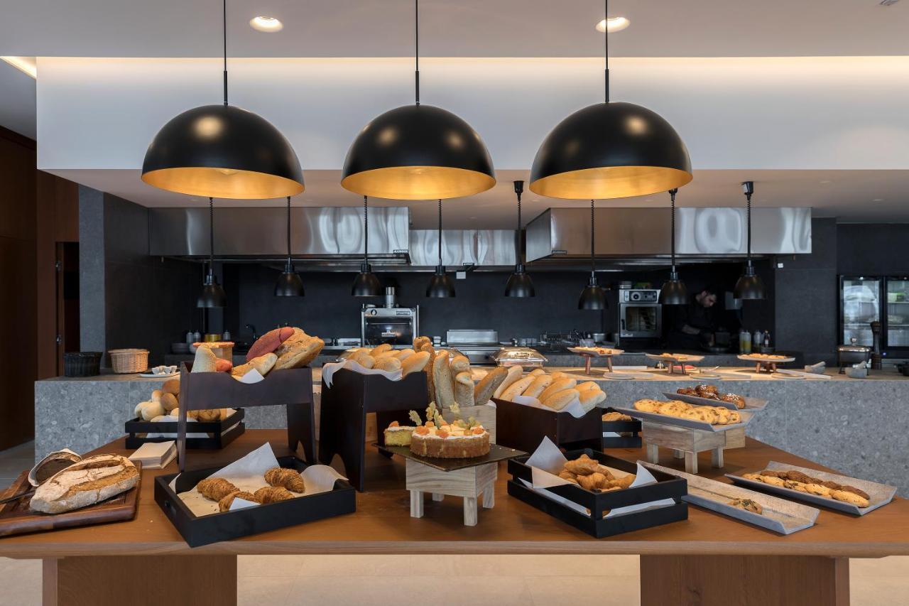 D' Andrea Lagoon All Suites - Adults Only Мармари Екстериор снимка The buffet at the lounge
