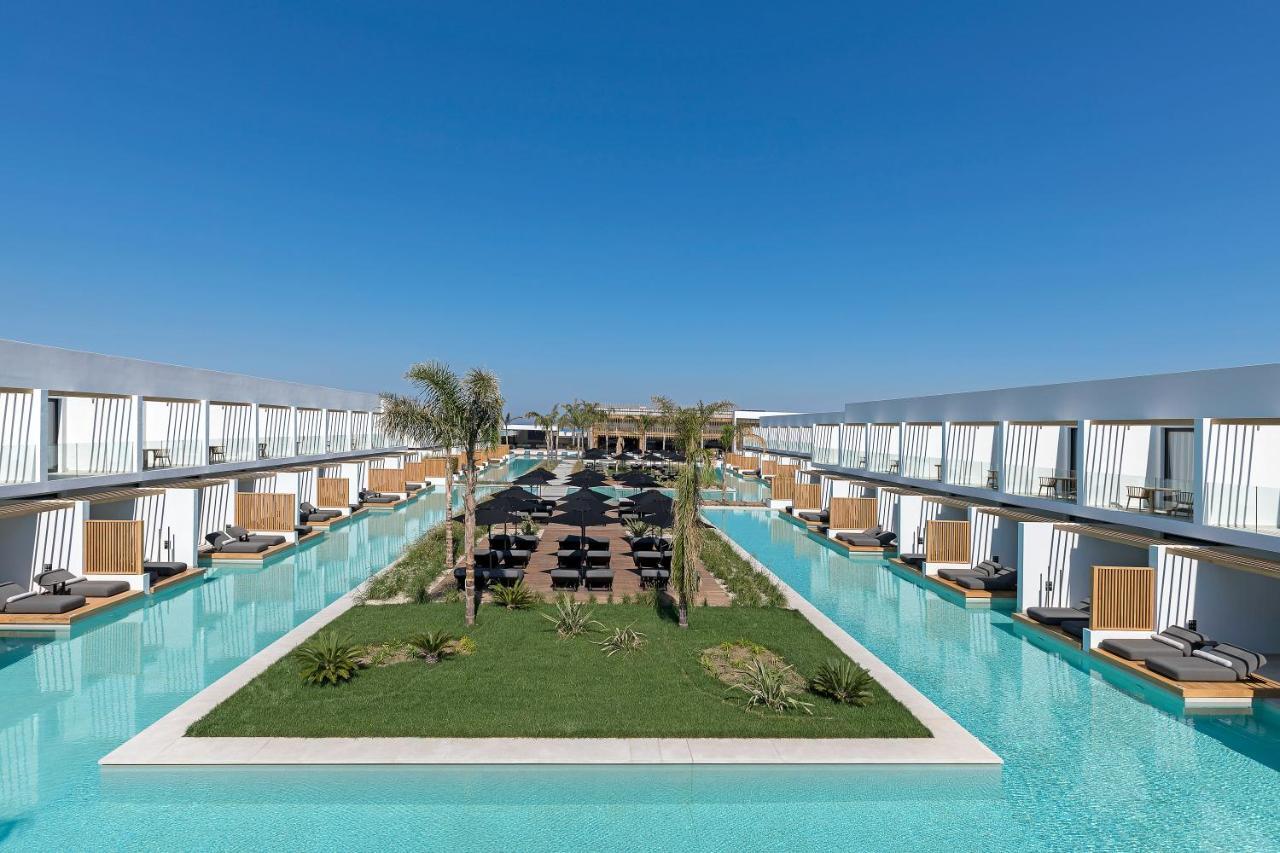 D' Andrea Lagoon All Suites - Adults Only Мармари Екстериор снимка The hotel's swimming pool